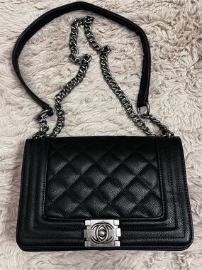 Quilted Black Leather Shoulder Bag with Chain Strap